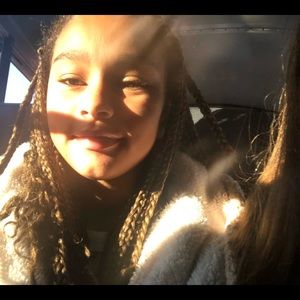 Meet your Posher, Zahri